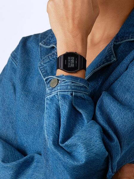 LW 204 1BEF OR02 wristshot web a1321242107db15ae