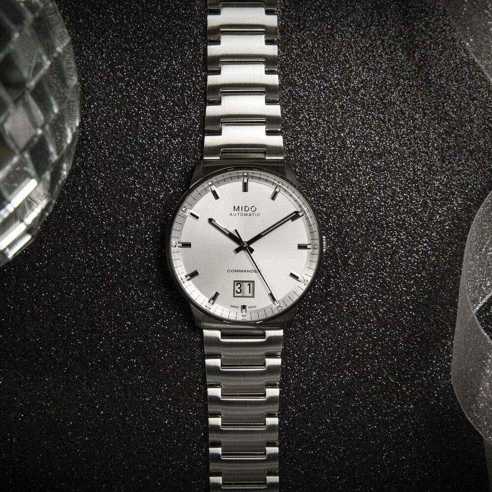 Mido Commander II Big Date