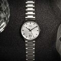 Mido Commander II Big Date