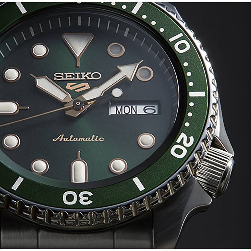 Seiko 5 Sports 42mm Seiko 5 Sports 42mm