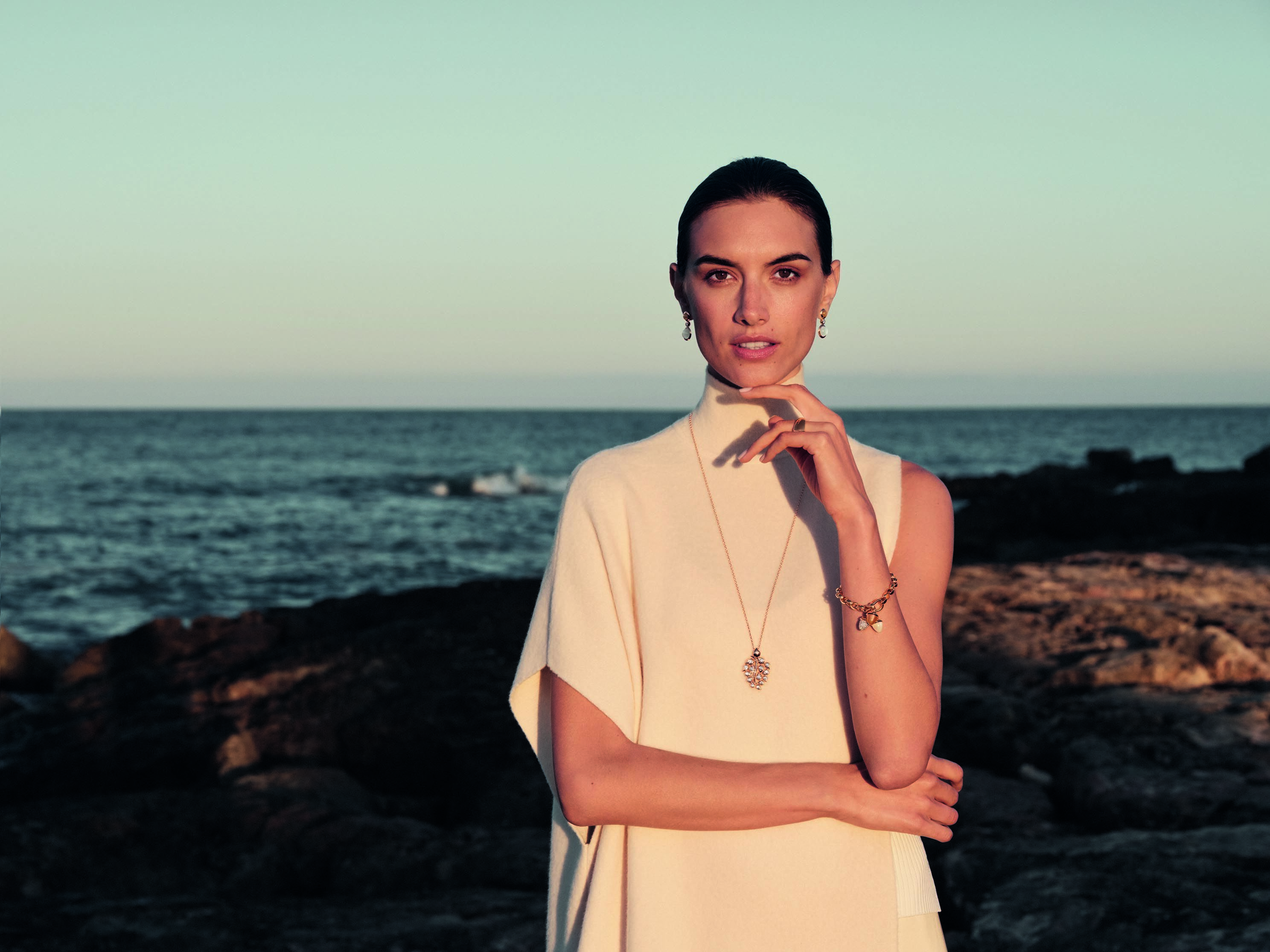 Tamara Comolli Snowflakes Classic Blush Leaf Pendant Tamara Comolli Snowflakes Classic Blush Leaf Pendant