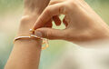 Wellendorff EMBRACE ME. My happiness mother-of-pearl bracelet