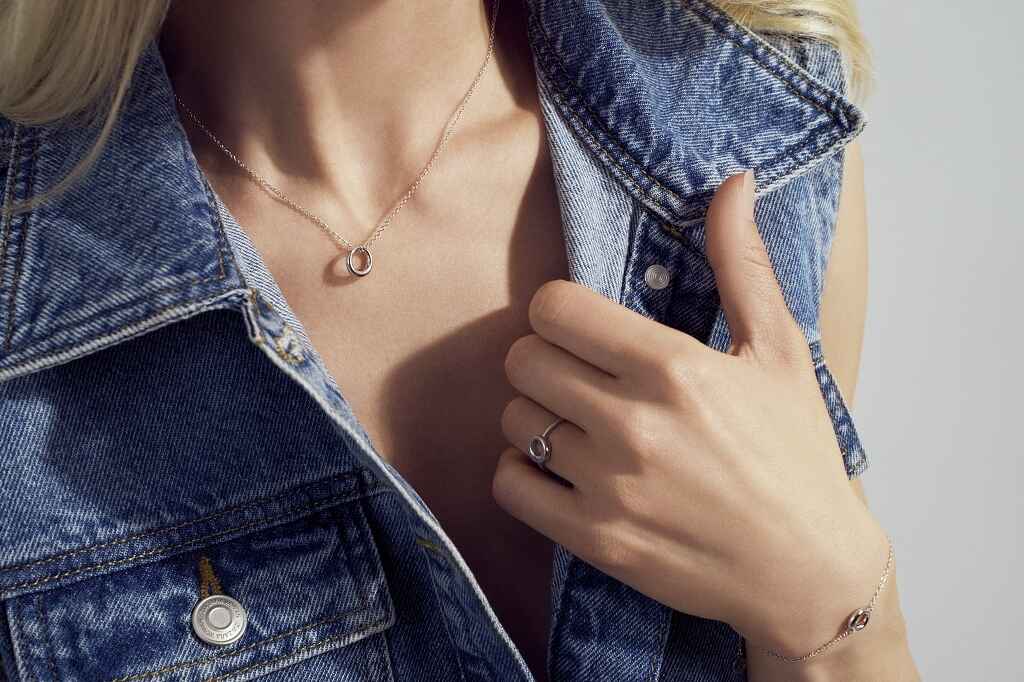 SIF Jakobs Selene Halskette