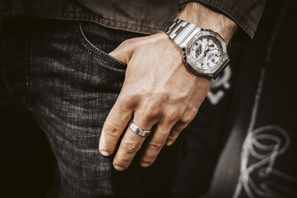 GM 2110D 7AER OR02 wristshot web a074addd62415fb74