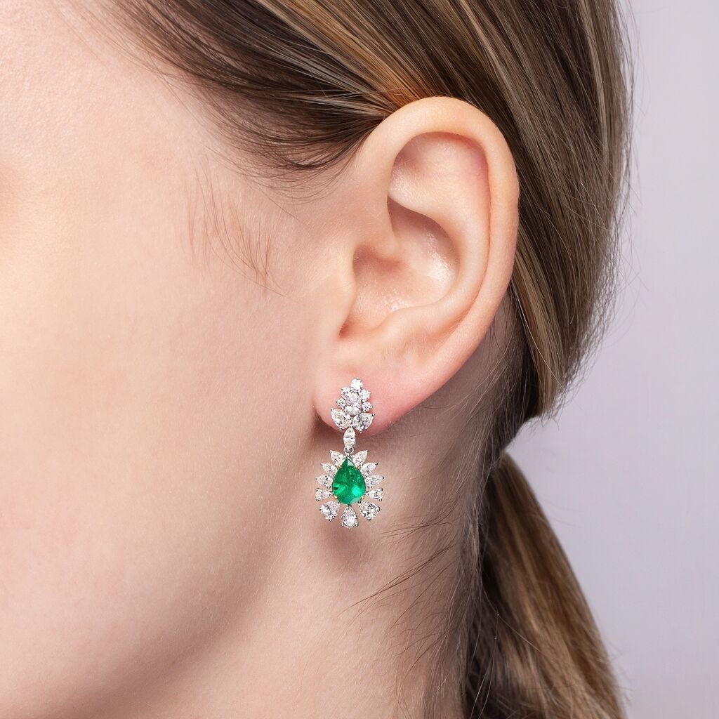 Brogle Selection bicolor emerald earrings Brogle Selection bicolor emerald earrings