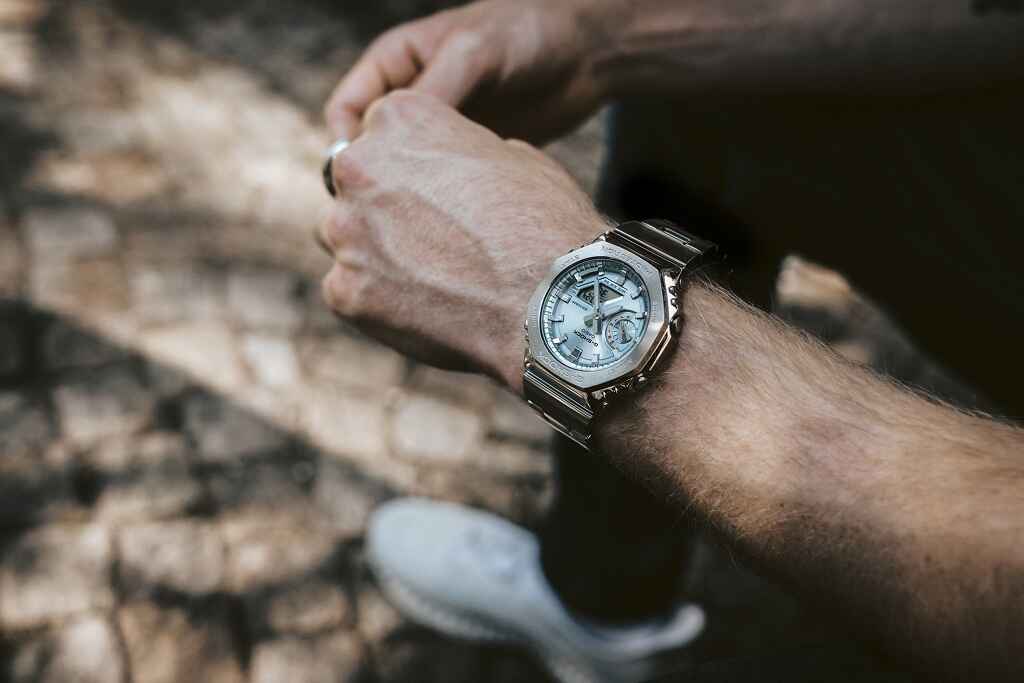 GM 2110D 2AER OR02 wristshot web a845e0ad45cb0a27f