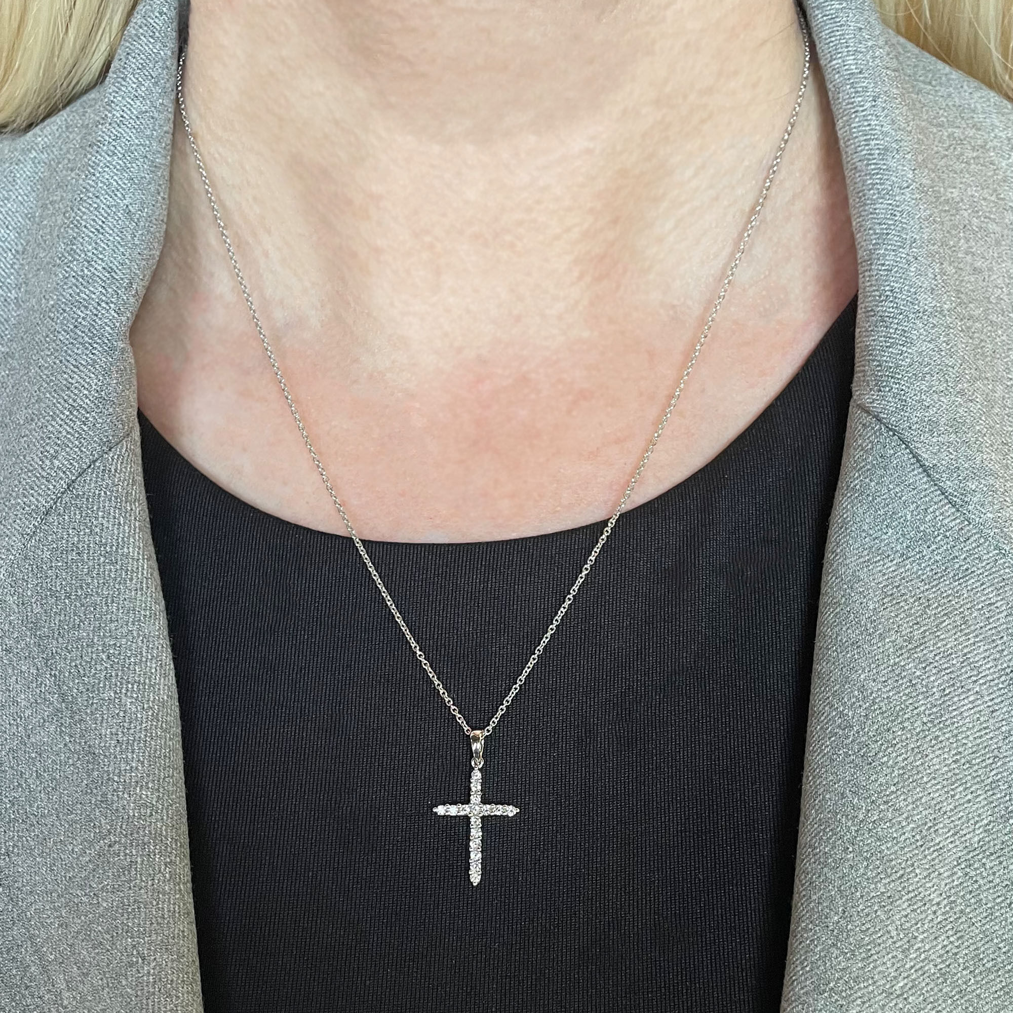 Brogle Classic Kette mit Diamantkreuz Brogle Classic Kette mit Diamantkreuz