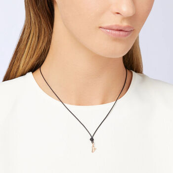 176122 DMB2025 LETVL 0009R 100 Dodo letter v charm 9k rose gold t64b02825e3d44f0a