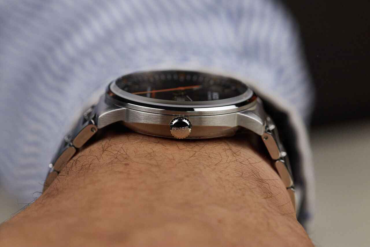 Mido Commander II Chronometer