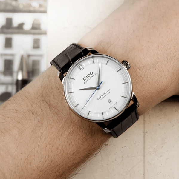 202542 M0374071626100 6 wrist 1 a64b03c372e414498
