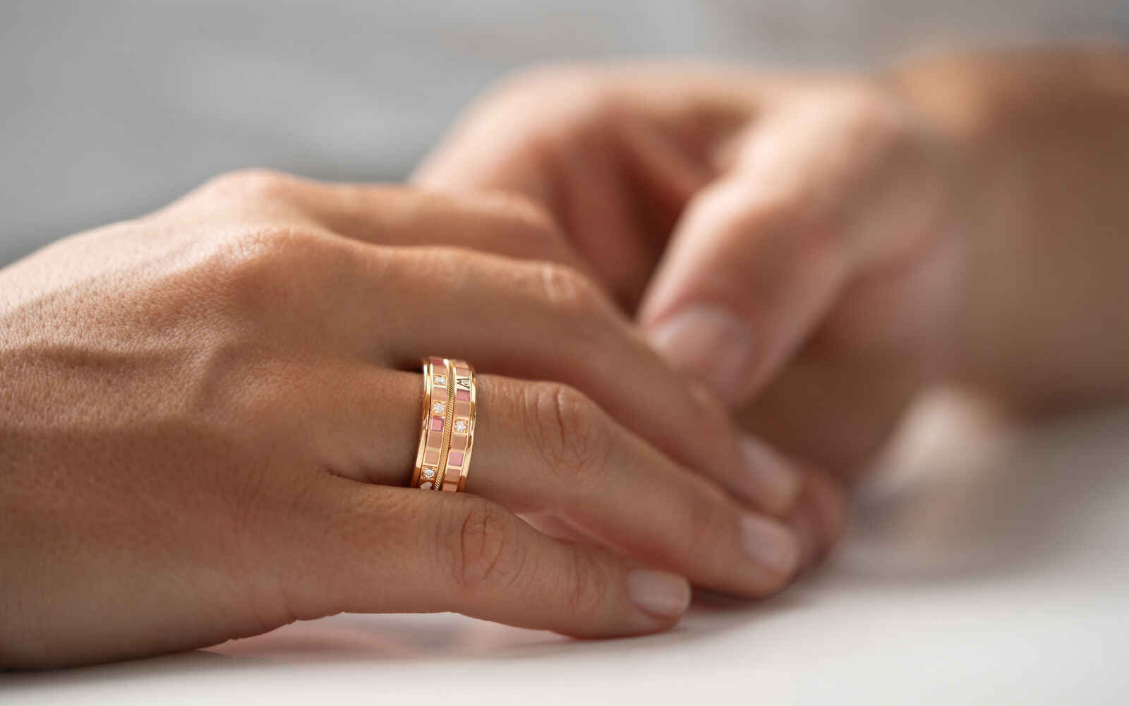 RingMEINGLueCKnude amFinger f65f81ceacb05444c