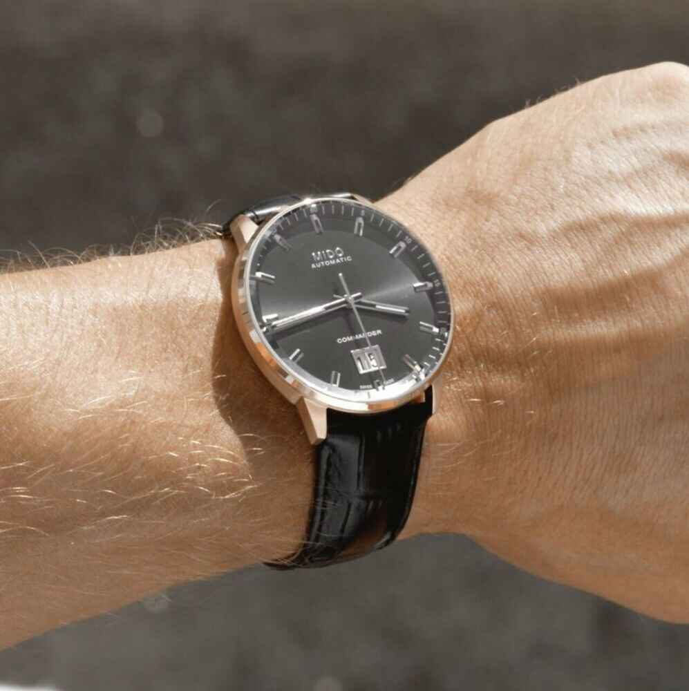 Mido Commander II Big Date