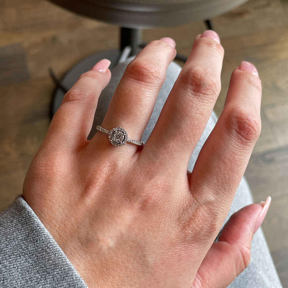 Brogle Selection Illusion diamond ring