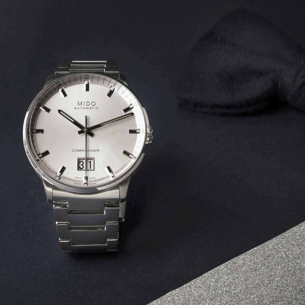 Mido Commander II Big Date