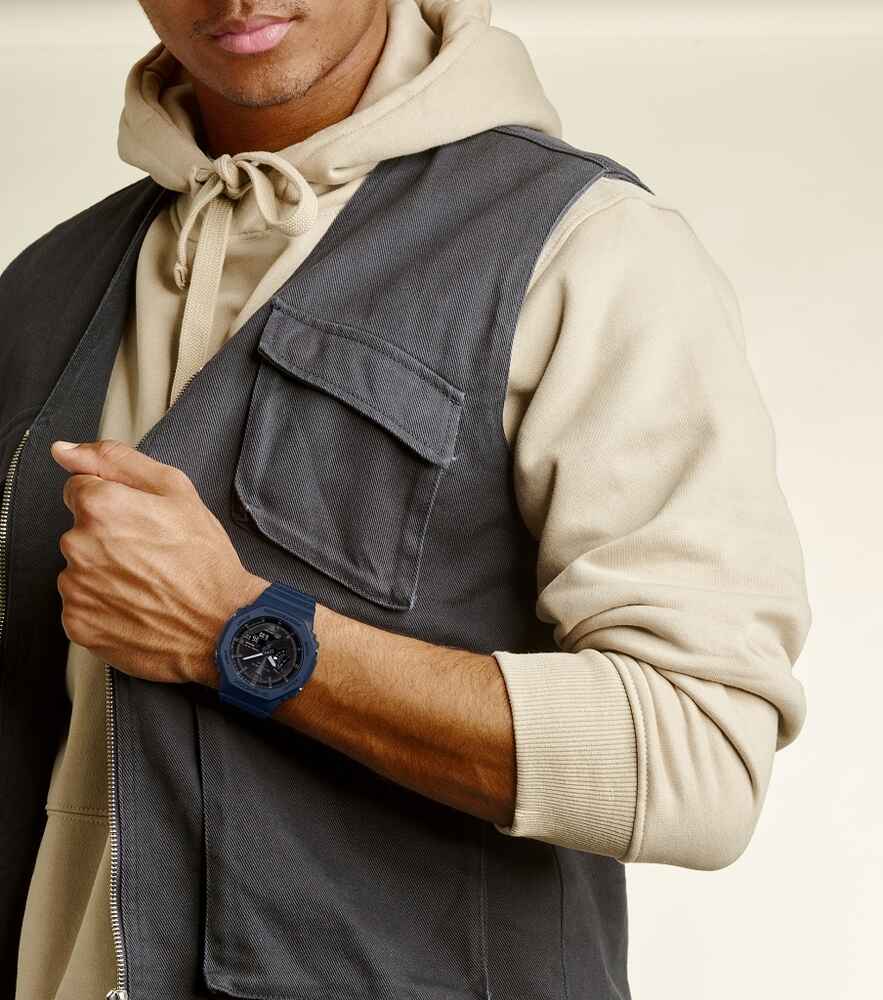 GA B2100 2AER OR02 wristshot web a21c38dc3a731fc1d