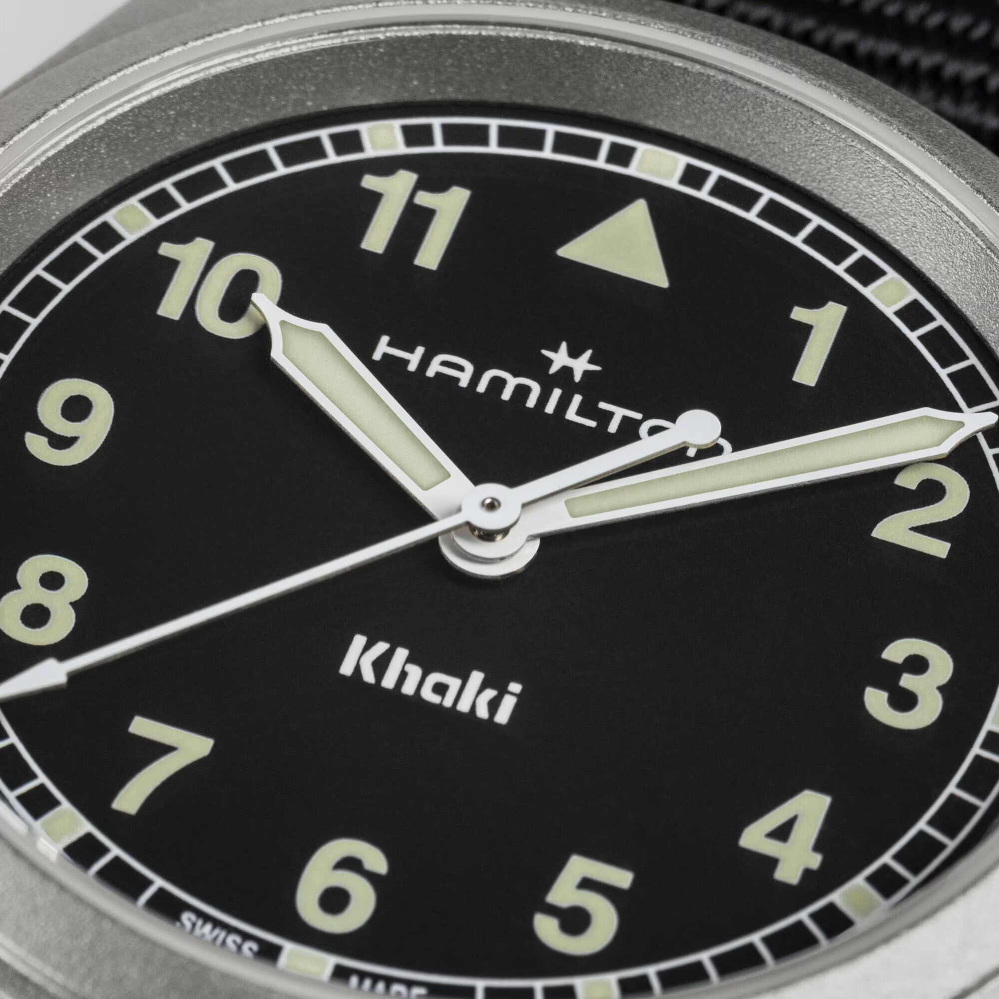 Hamilton Khaki Field Quartz 33mm Hamilton Khaki Field Quartz 33mm
