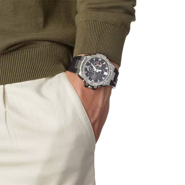 GST B100 1AER OR02 wristshot 1050x1050 DE af917731b52839f56
