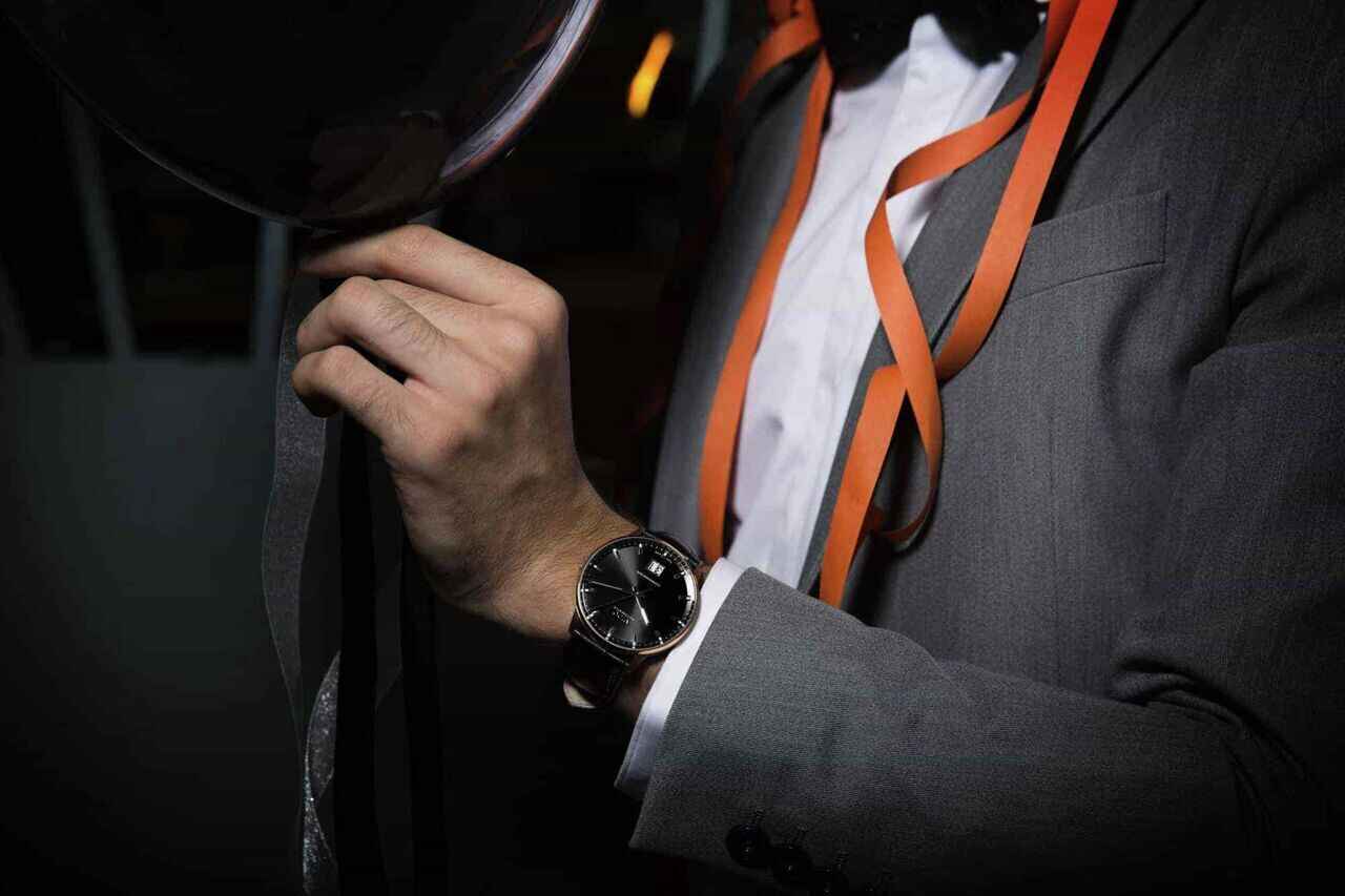 Mido Commander II Big Date