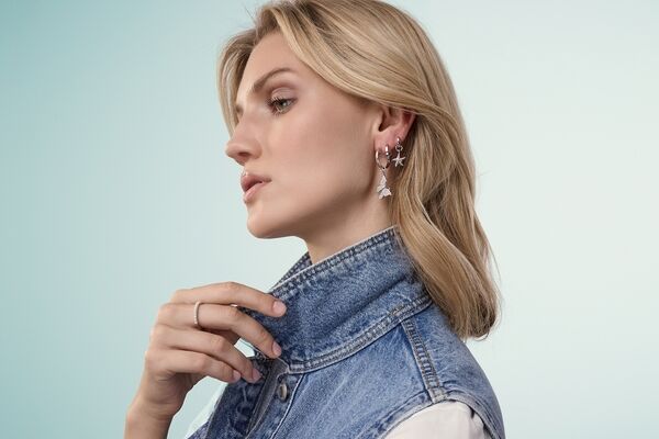 SJ CH2383 CZ 2 a04c6d12061ed9557