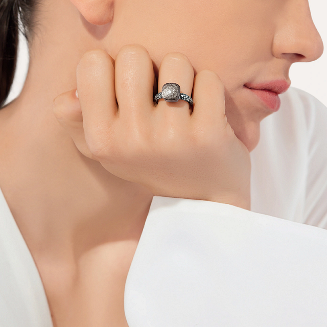 Pomellato Nudo Classic Obsidian Ring Pomellato Nudo Classic Obsidian Ring
