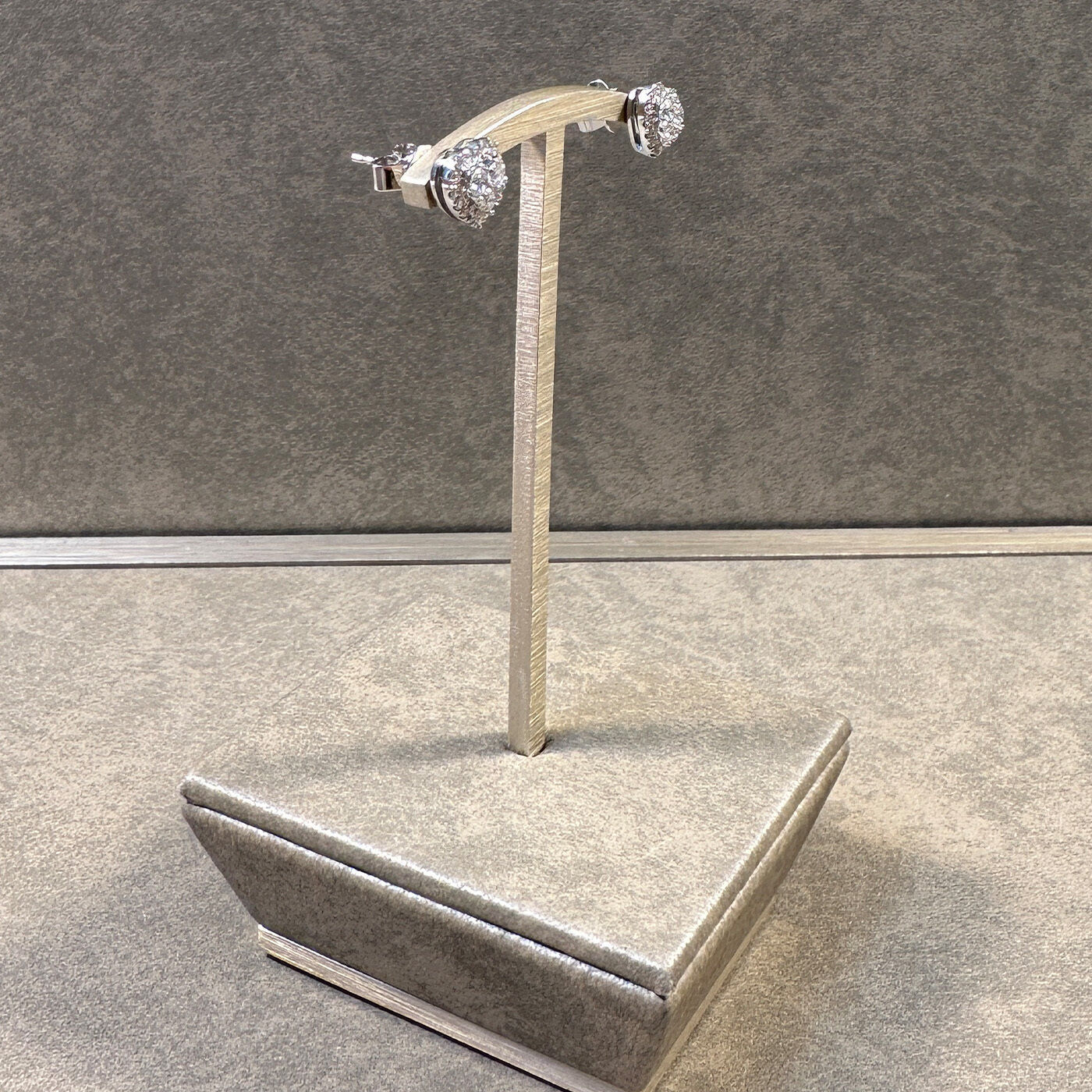 Brogle Classic diamond stud earrings Brogle Classic diamond stud earrings